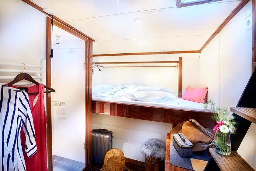 Segelschiff Loth Lorien Hotell Hamburg Eksteriør bilde