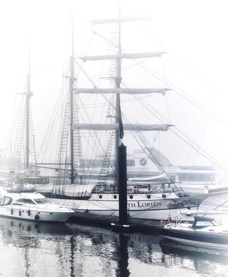 Segelschiff Loth Lorien Hotell Hamburg Eksteriør bilde