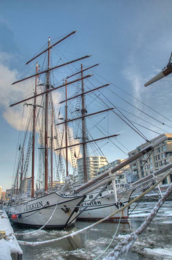 Segelschiff Loth Lorien Hotell Hamburg Eksteriør bilde